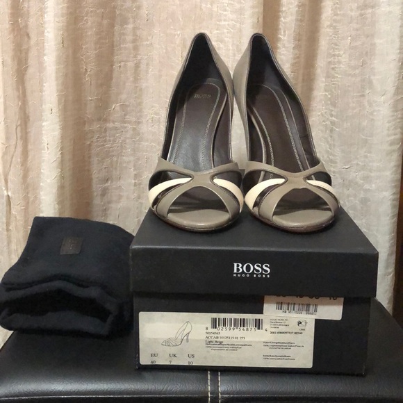 Hugo Boss Open Toe Heels - Picture 1 of 5